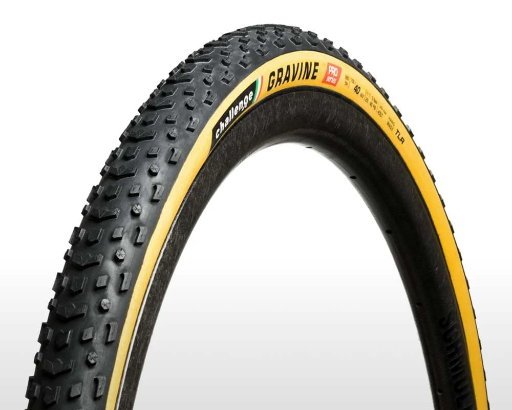 Challenge Gravine Pro HTLR 40mm tread pattern