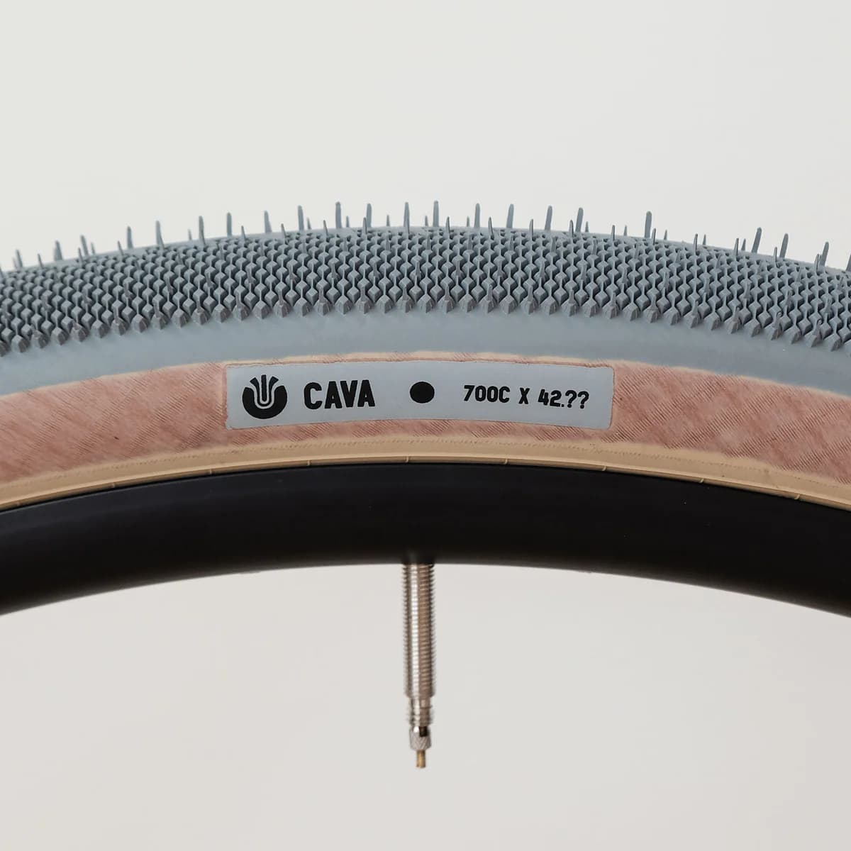 Ultradynamico Cava Race 42mm tread pattern